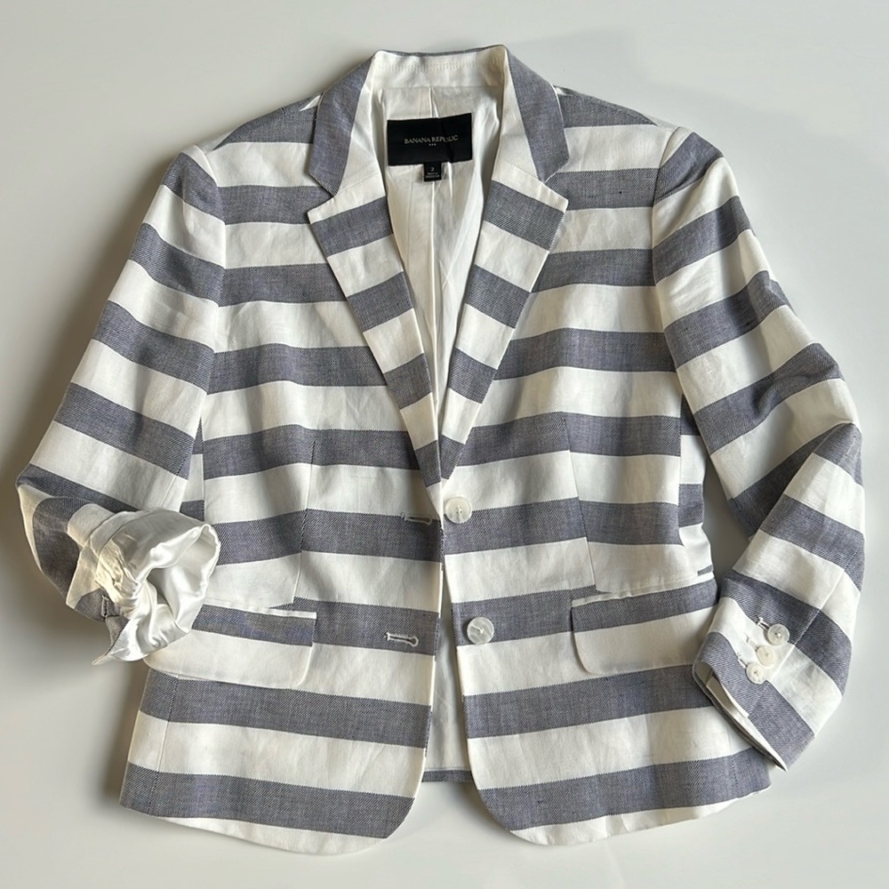 Banana Republic stripped Blazer navy blue and white Linen and Cotton mix
